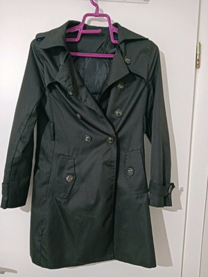 Trench coat like new, size Medium, slim fit, black