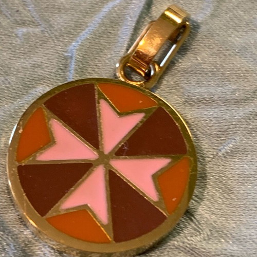Cross pendants in gold metal with earthy colors, pack