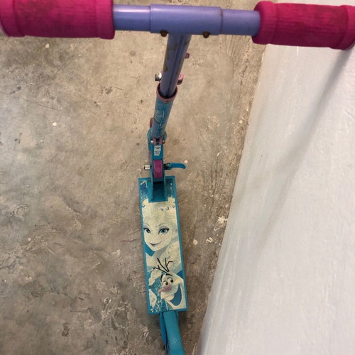 Smoby Frozen II Foldable Kids Scooter used, blue