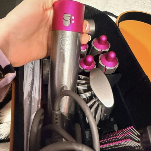 Dyson Airwrap Complete full set like new with case