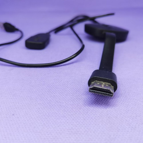 Anycast wireless streaming device like new