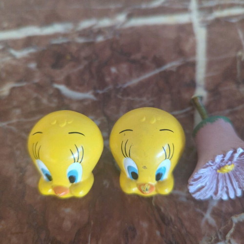 Various used knobs, pack