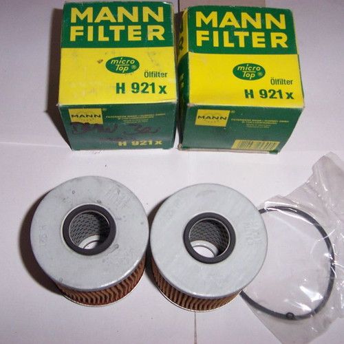 MANN H 921x oil filters for BMW E30 316-318i and E34 518i, new, pack of 2