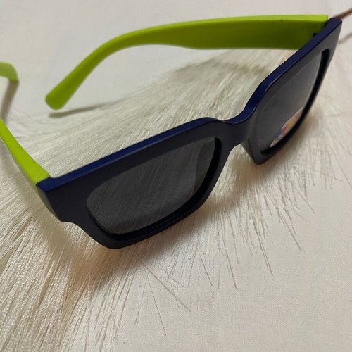 Children's sunglasses new with polarized lens blue and green for boys