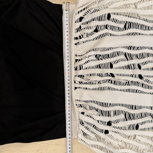 Set of 2 dresses and blouses used, black and white, loose fit