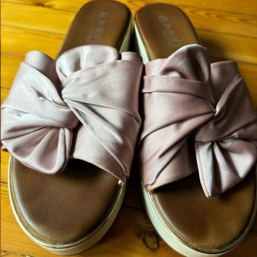 B-soft slippers size 41 like new, pink