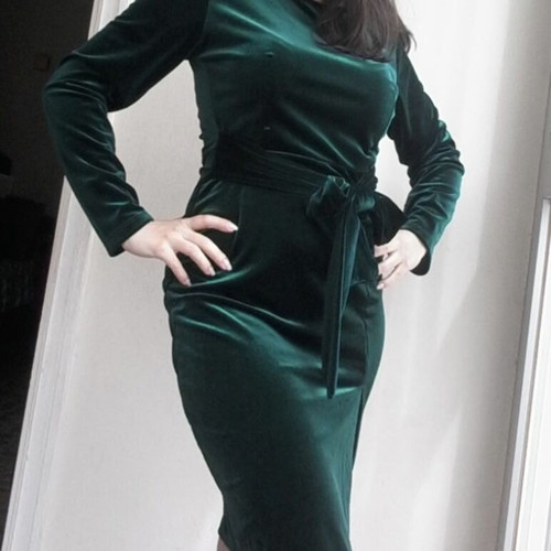 Velvet dress Decoro green size M, new with belt and side slit