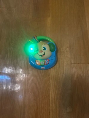 Fisher Price εκπαιδευτικό ραδιοφωνάκι με μουσική για 6+ μηνών σαν καινούργιο