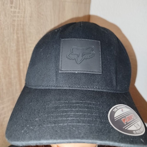 Fox cap new small/medium black with flexfit
