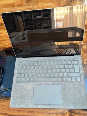 Microsoft Surface Laptop 3 13,5" i5 8GB 128GB SSD, Windows 11 Pro, Alcantara