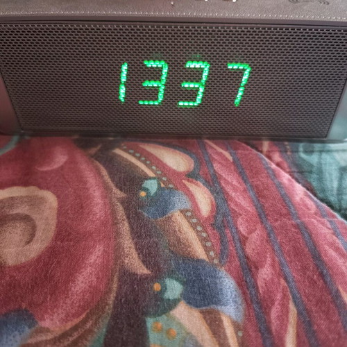 Navon Radio Clock with Bluetooth and NFC like new