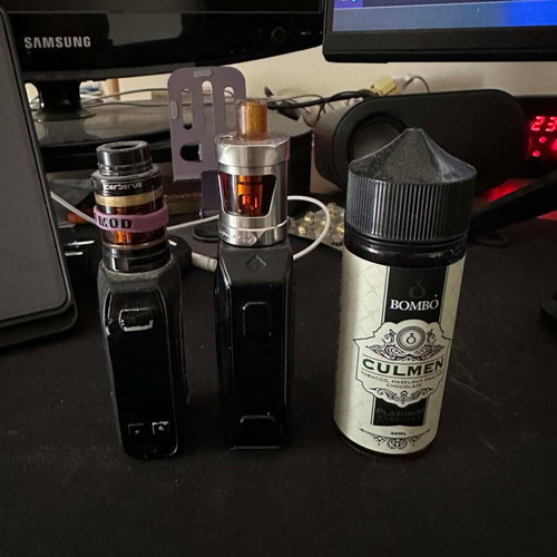 GeekVape Aegis Solo and Mini vape mods with Innokin Zenith Pro and Cerberus atomizers, new liquid