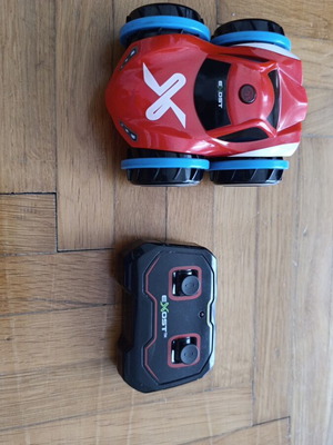 Remote control car like new, floats on water and drives on land