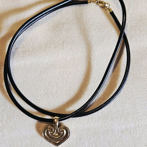 Zolotas Necklace 750 18K New With Rubber Strap