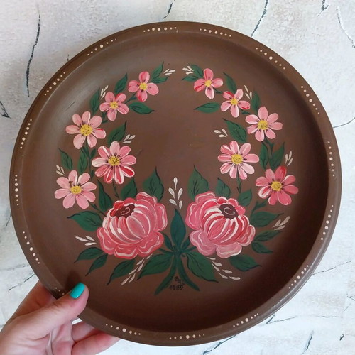 Painted wooden wall plate used, vintage from 1989, 28.5 cm diameter