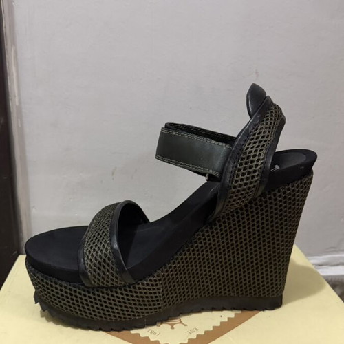 Fred platform sandals used, black leather sole, green mesh straps, size 38
