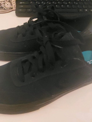 Converse black athletic shoes size 38 like new
