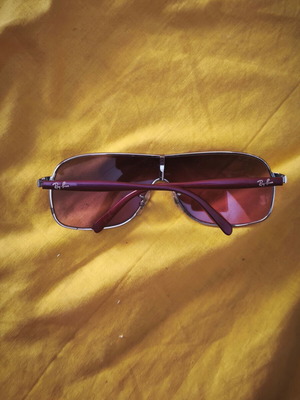 Ray Ban sunglasses used, gold and red
