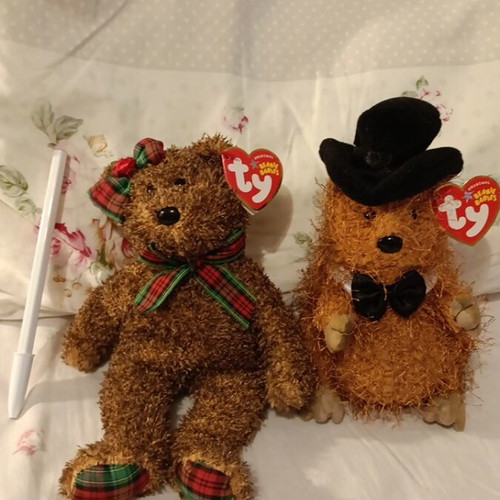Ty Beanie Babies set of 2 new collectibles Phil and Happy Holidays