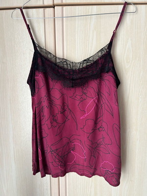 Τοπ Attrattivo με μαύρη δαντέλα σαν καινούργιο, μέγεθος M