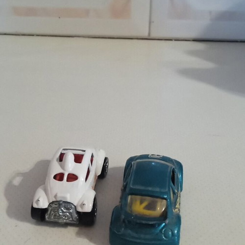 Hot Wheels Beetles toy cars like new, pack of 2
