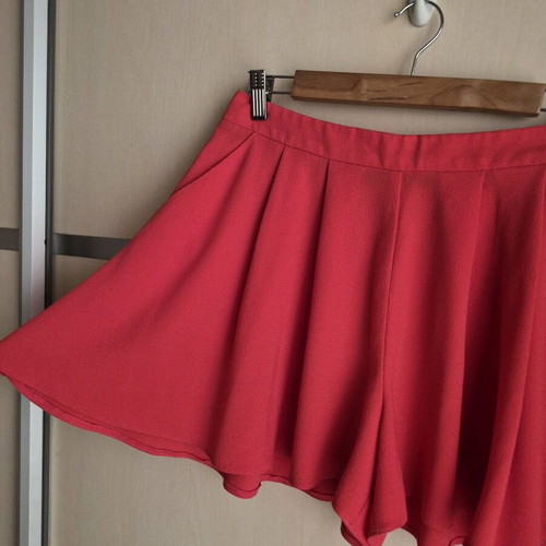 Skort Atmosphere red size M like new