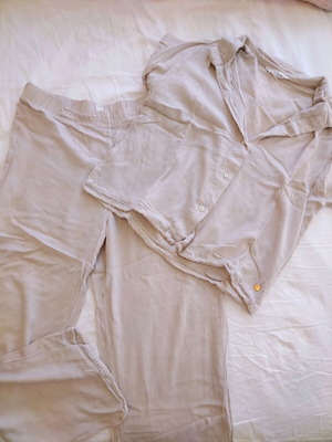 Danskin women's set medium like new, beige