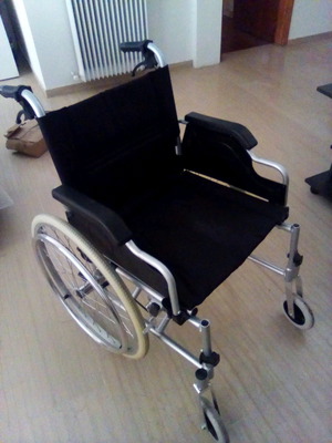 Αναπηρικό καροτσάκι μεταχειρισμένο σε πολύ καλή κατάσταση