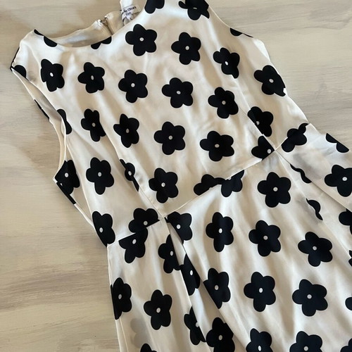Mini dress used white with black flowers size Large