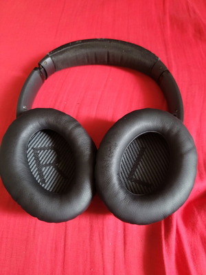 Bose QC35 wireless headphones used