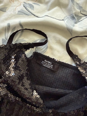 Bershka black top like new, size S