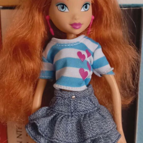 Winx Club School Girl Bloom doll used, Mattel Season 2