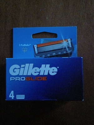 Gillette Proglide replacement blades new, genuine