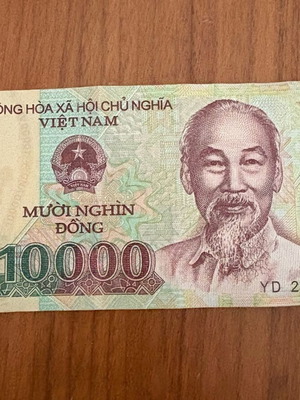 Vietnam 10000 banknote like new