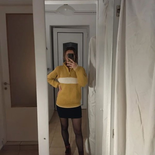 Vintage turtleneck sweater like new, mustard with white stripe