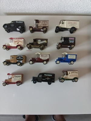 Whisky collectible cars like new, set of 29, mostly boxed