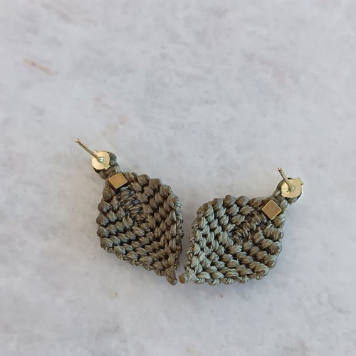 Macrame earrings like new, green