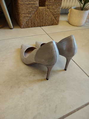 Parex gray high-heeled pumps new, suede front and faux leather back