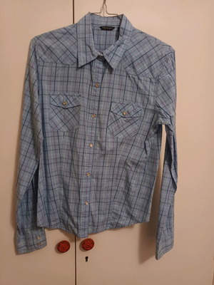 American Eagle Outfitters women's shirt like new, gray and turquoise, size M