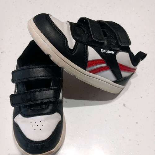 Reebok athletic shoes used, size 22