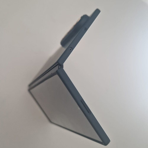 Samsung Galaxy Z Fold 7 512 Gb like new with warranty and 2 cases