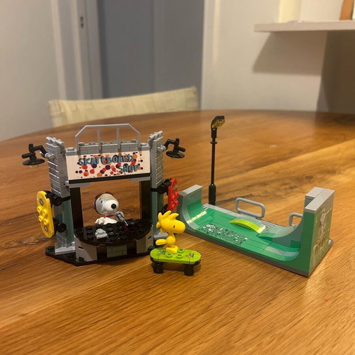 Peanuts LN8011 building blocks like new from MINISO shop with instructions