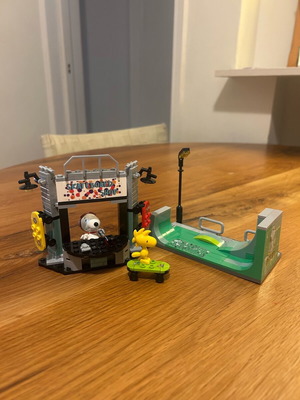 Peanuts LN8011 building blocks like new from MINISO shop with instructions
