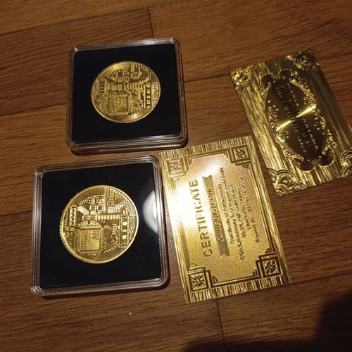 Collectible Bitcoin gold coin in case with certificate 24K new
