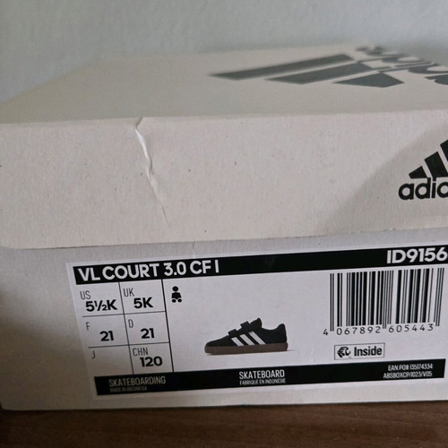 Adidas boys' shoes size 21 like new