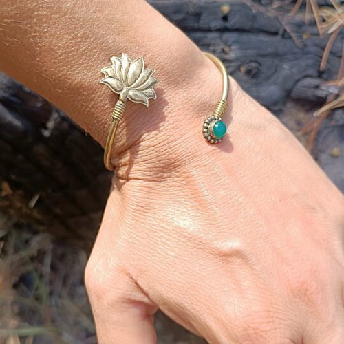 Brass bracelet with aventurine new, adjustable size