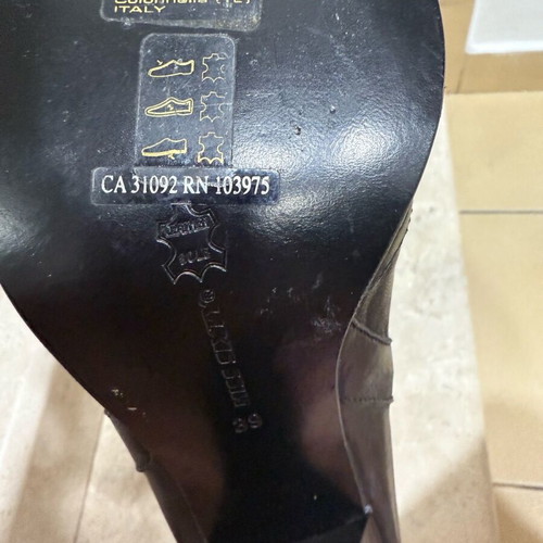 Boots new, leather, size 39