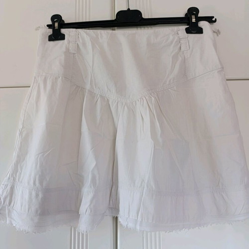 White cotton skirt like new with light ruffle, size M