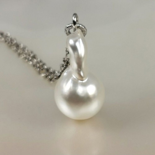 Handmade necklace with authentic Australian South Sea Baroque Pearl and silver 925 chain