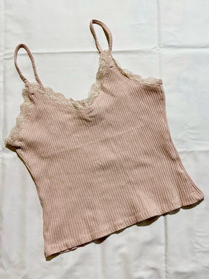 Μπλουζάκι baby pink με τιράντες, νούμερο S/M, σε άριστη κατάσταση